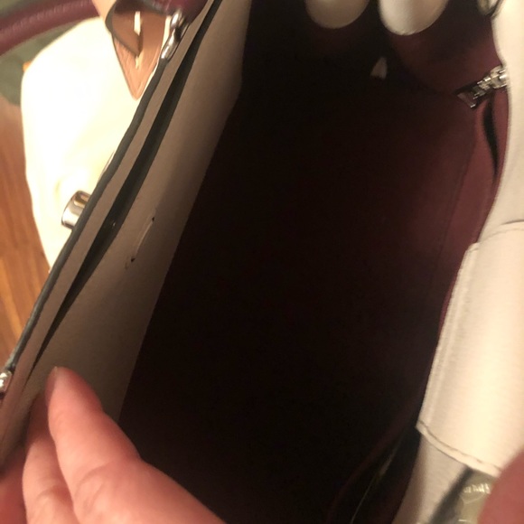 ✨Gorgeous Louis Vuttion LockMe Day Tote✨ - Picture 11 of 12